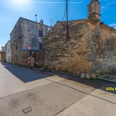 Filip Villa Galižana